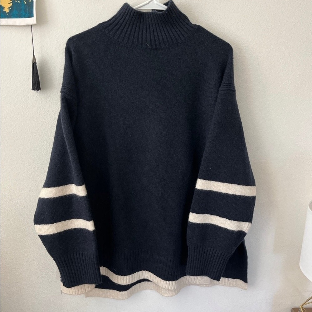 H&M sweater, blue, never worn, size XL